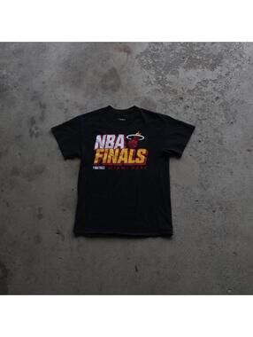 NBA Finals Miami Heat Men’s Medium Black Graphic T-Shirt Basketball Tee